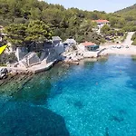 Seafront Olivera Apartman
