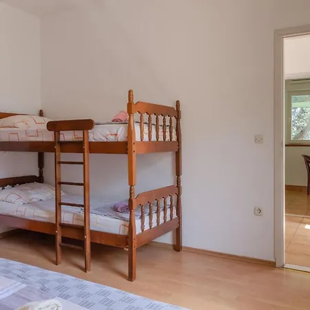 Seafront Olivera Lejlighed