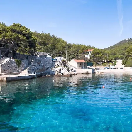 Seafront Olivera Lejlighed *