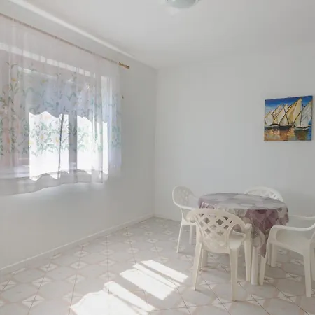 Seafront Olivera Apartment *