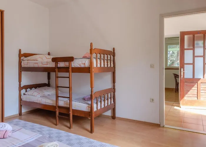 Seafront Olivera Lejlighed