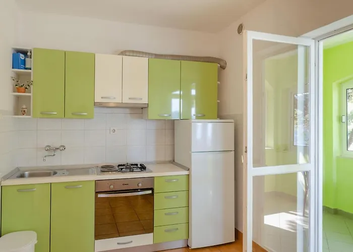 Seafront Olivera Lejlighed *